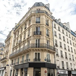 https://bright-studio-near-the-marais.fr-paris.fr